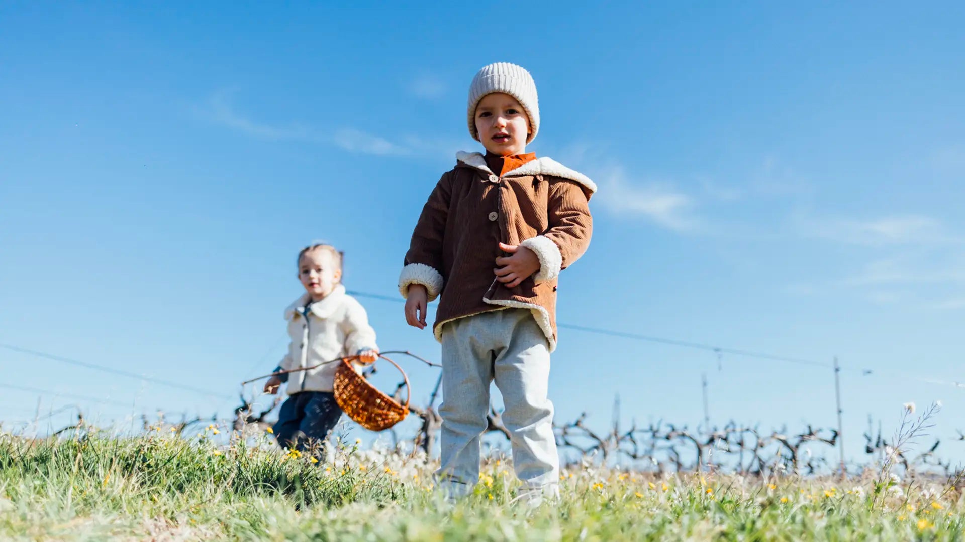 Habiller bébé toute l'année : vestiaire écoresponsable, pratique et élégant