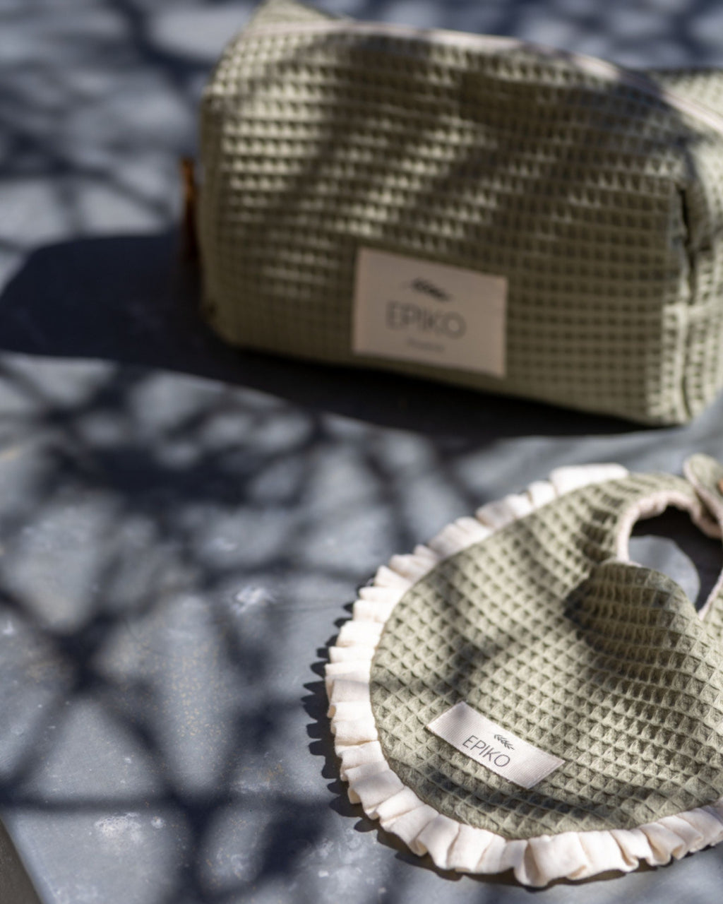 Trousse de toilette nid d'abeille verte FEVE