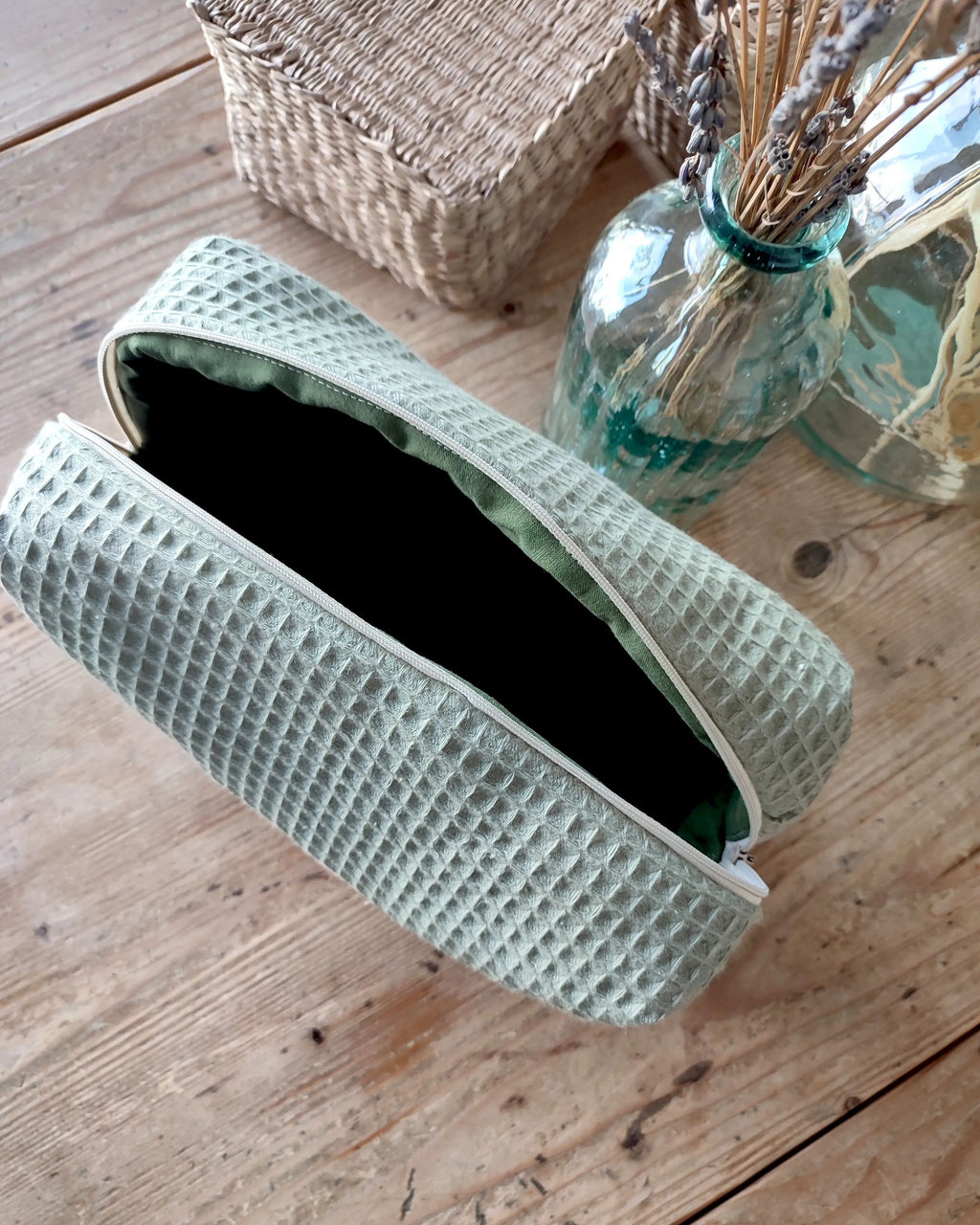 Trousse de toilette nid d'abeille verte FEVE