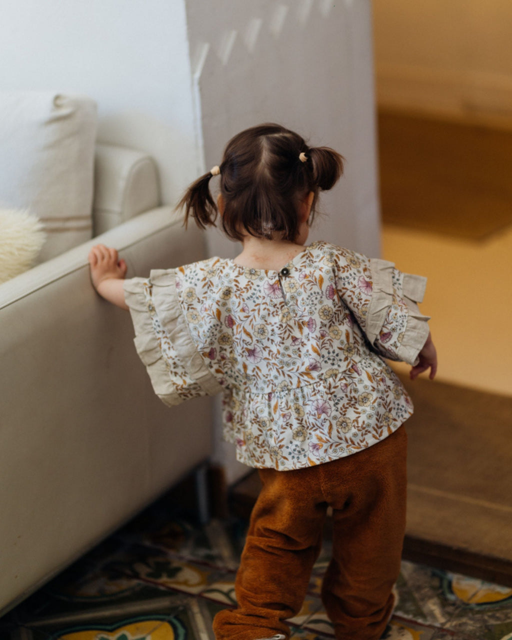 Haut bébé coton bio fleuri camel POMMIER