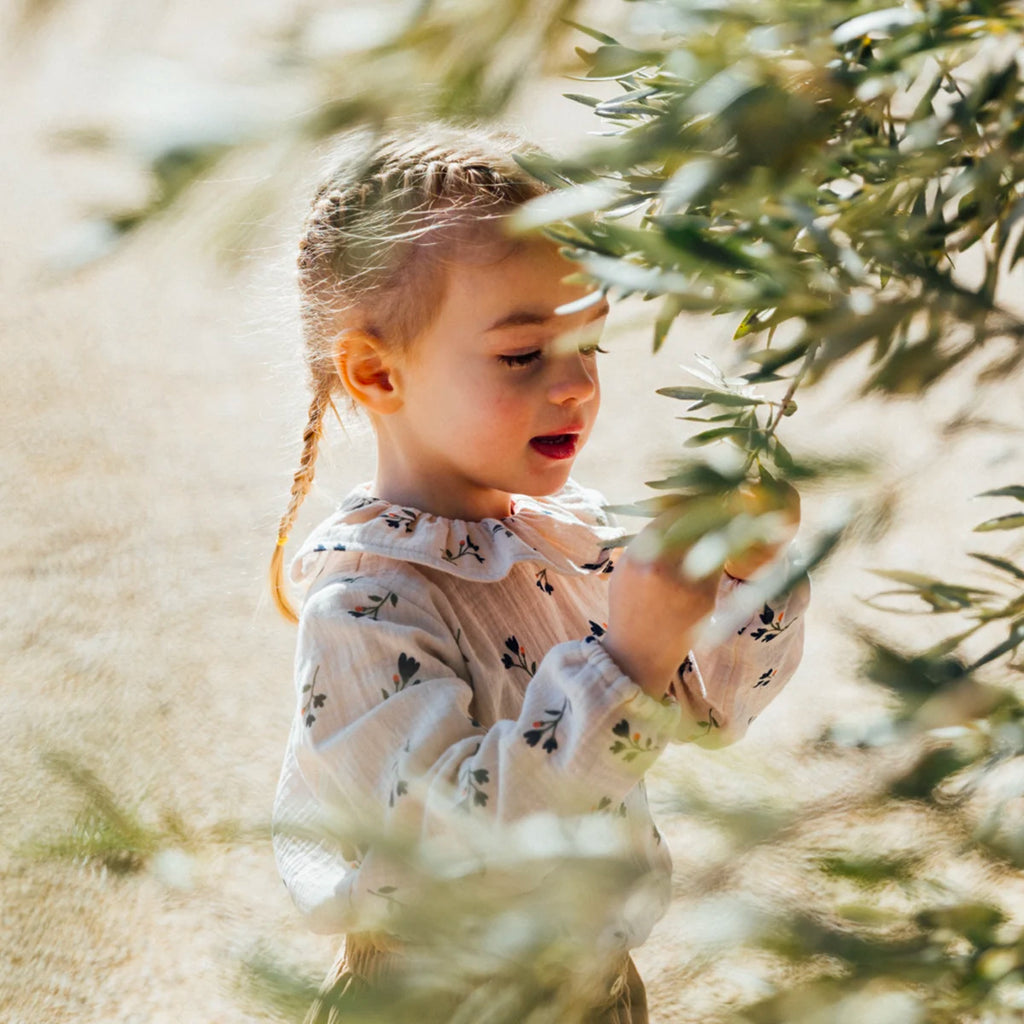 Blouse fille fleuri marine, double gaze de coton bio GOTS imprimé. Made in Provence