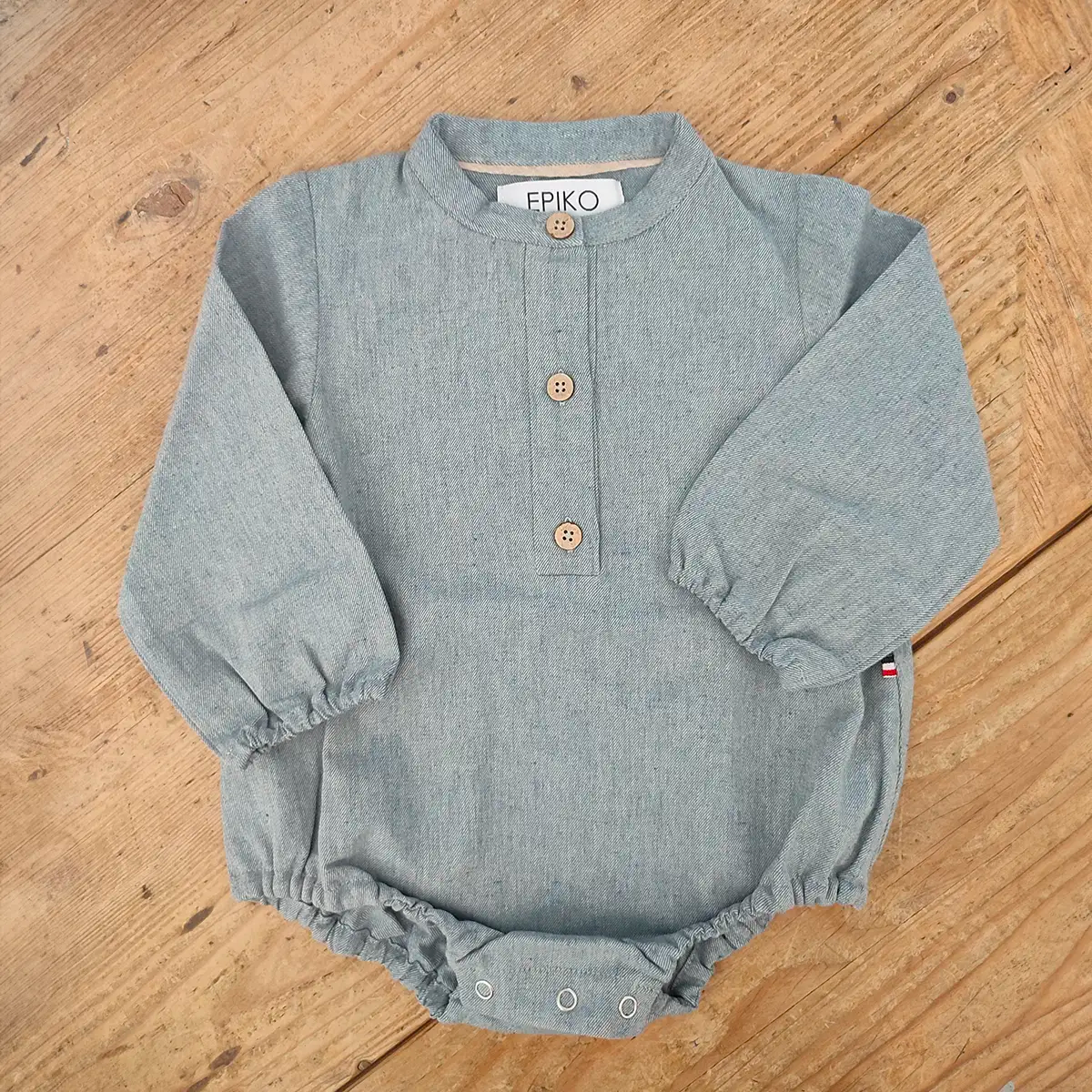 Barboteuse bébé en flanelle bleu tendre