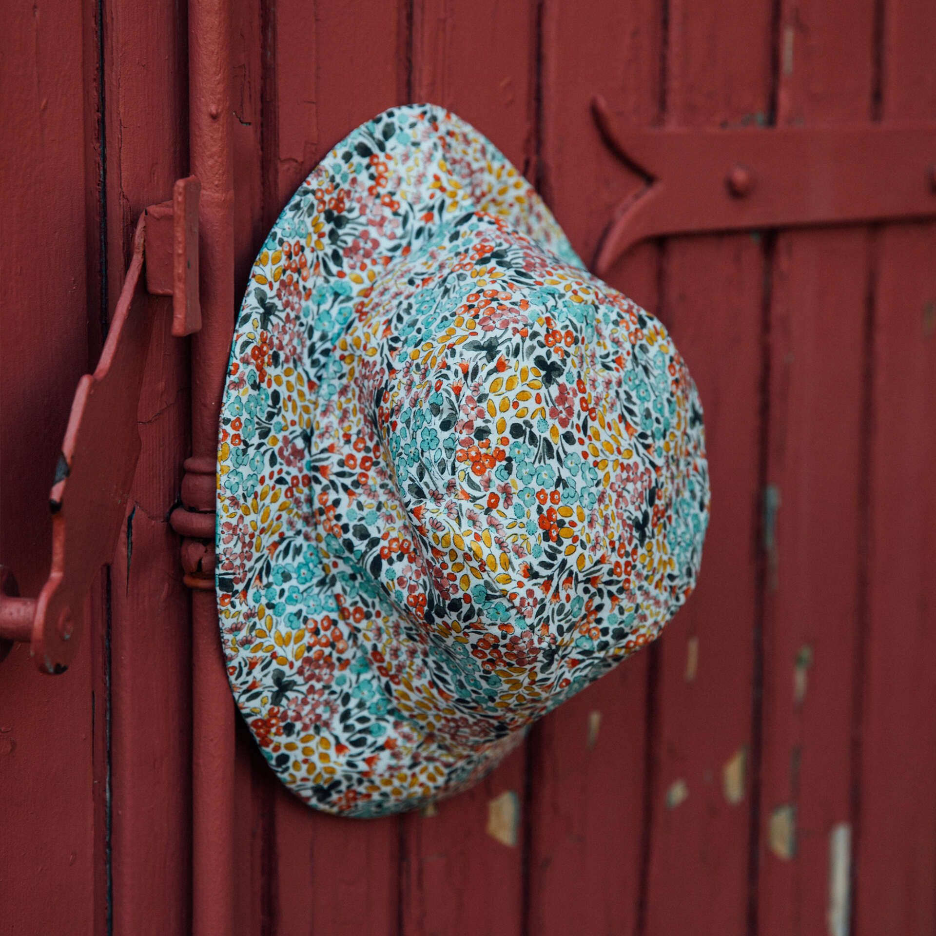 Bob bébé fleuri pour fille. Coton bio GOTS. Made in france