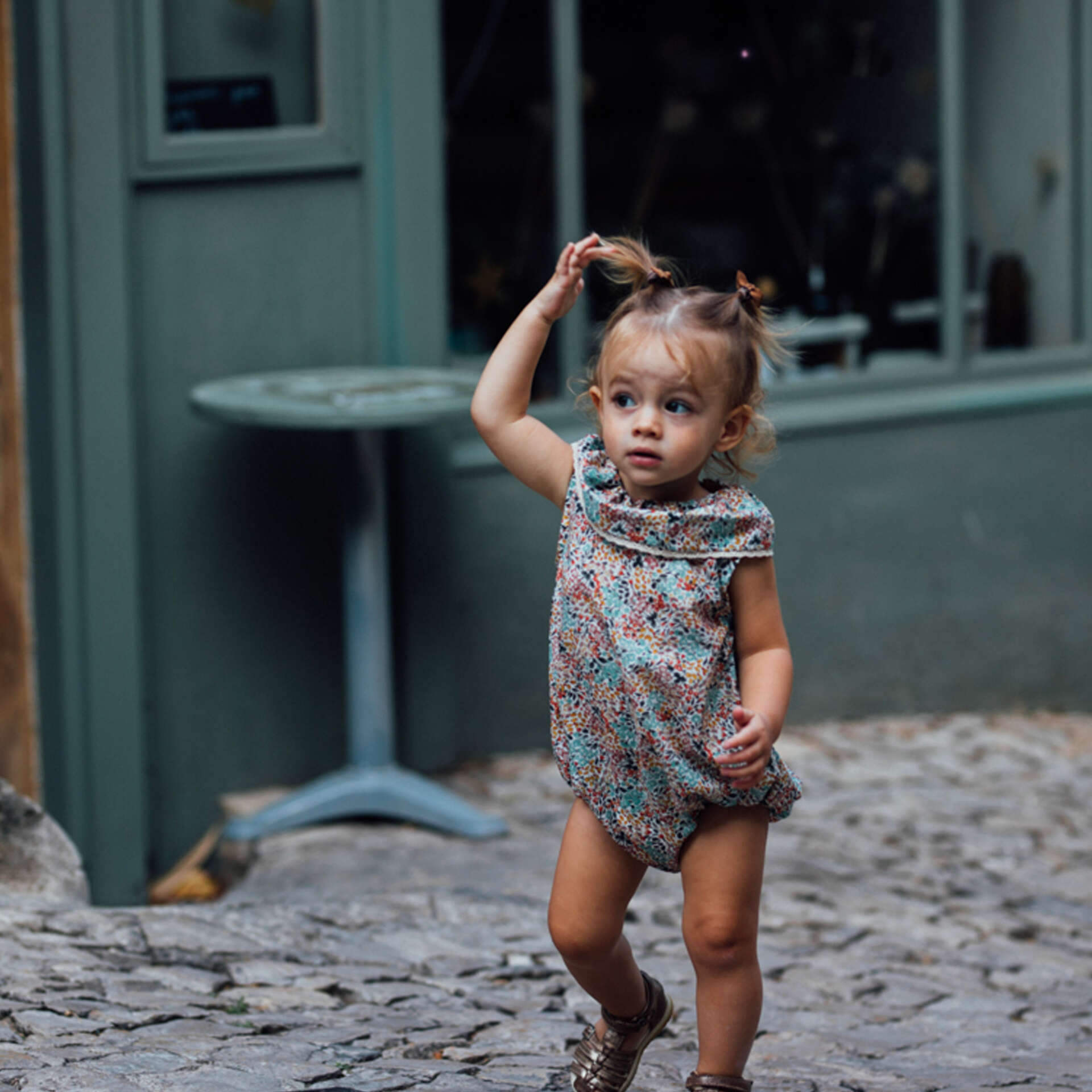 Barboteuse cérémonie fleuri, coton bio GOTS