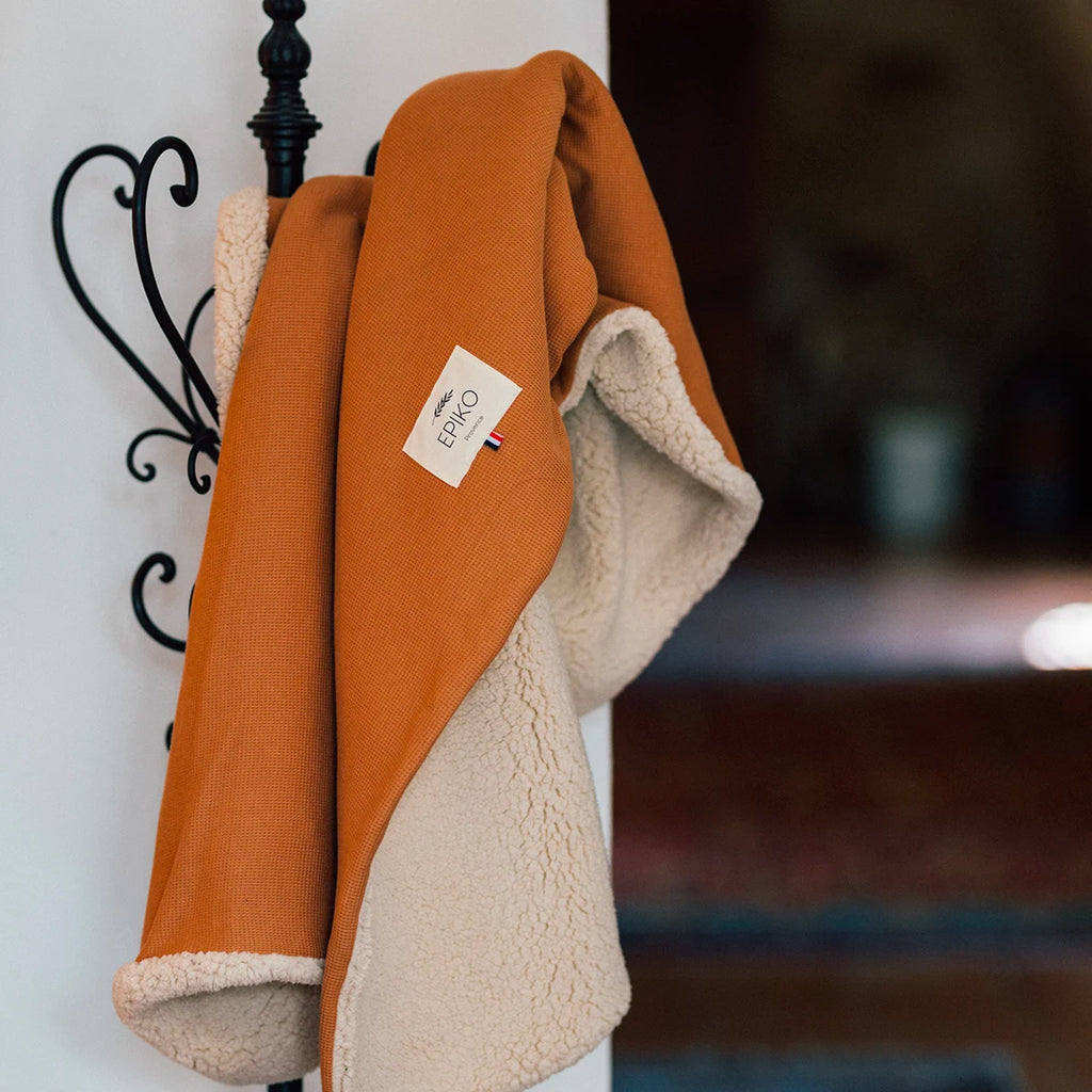 couverture bébé nid d'abeille camel. Made in France. Coton oekotex