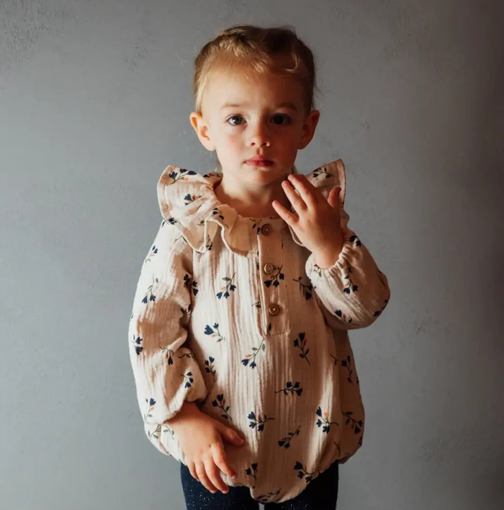 Barboteuse bébé fleurie THYM, en coton bio GOTS.