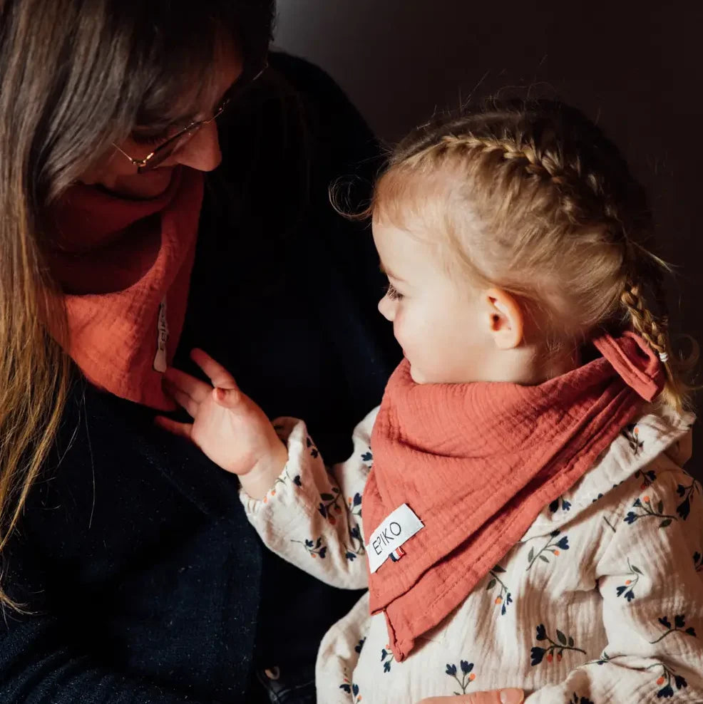 Foulard enfant en double gaze de coton bio ROSEAU