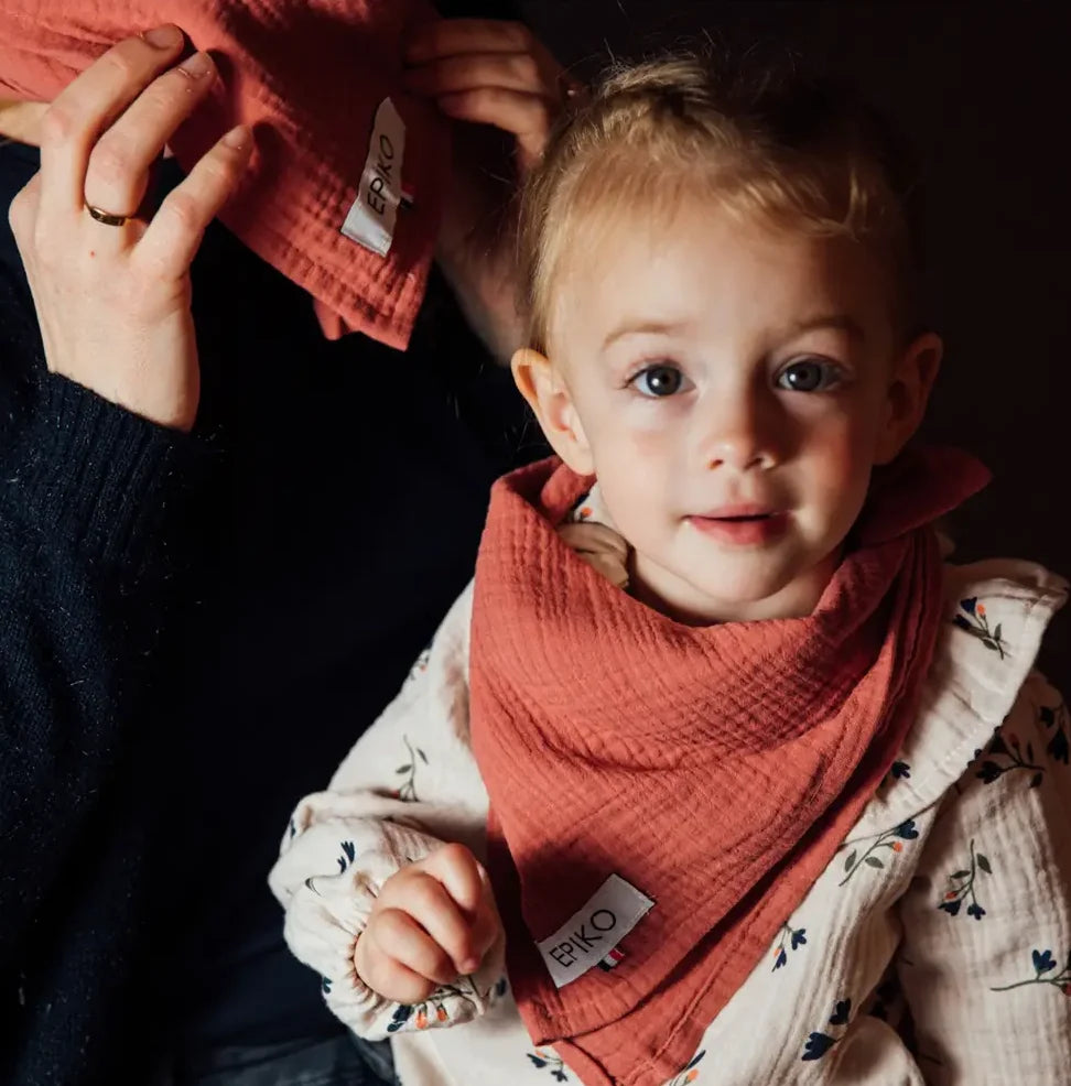 Foulard enfant en double gaze de coton bio ROSEAU