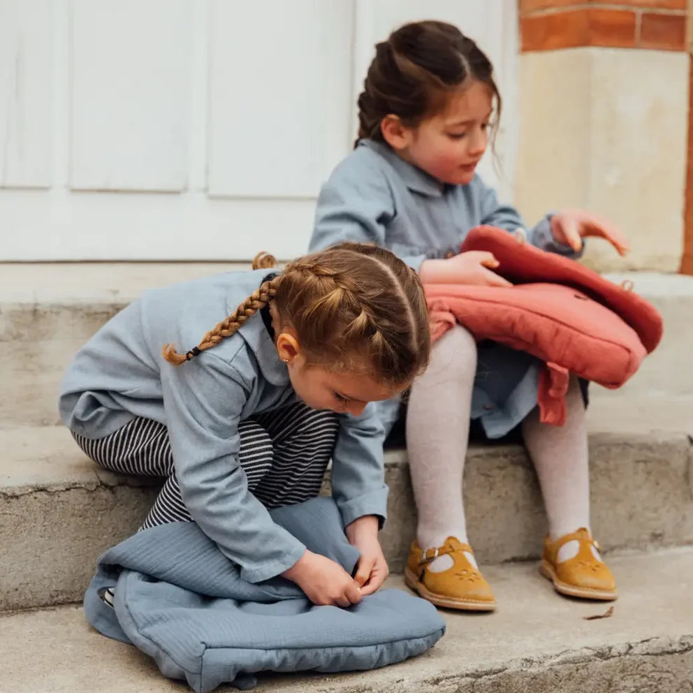 Cartable enfant personnalisé bleu tendre GERANIUM