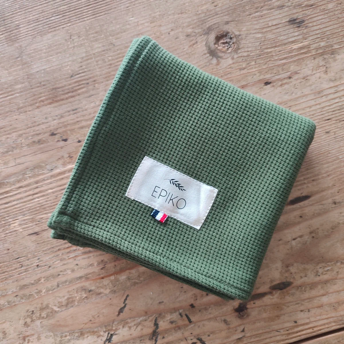Foulard ou lange bébé en coton bio vert olive