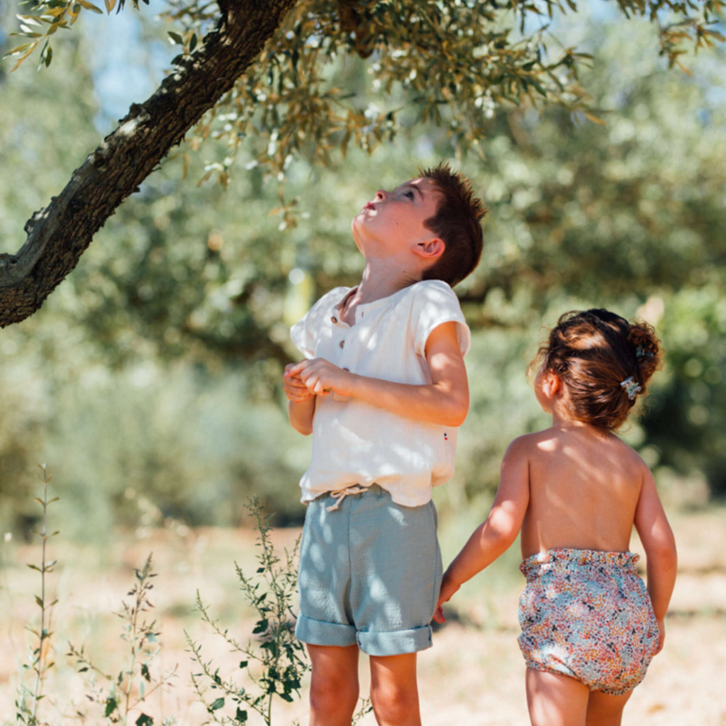 short enfant en coton bio, couleur eucalyptus