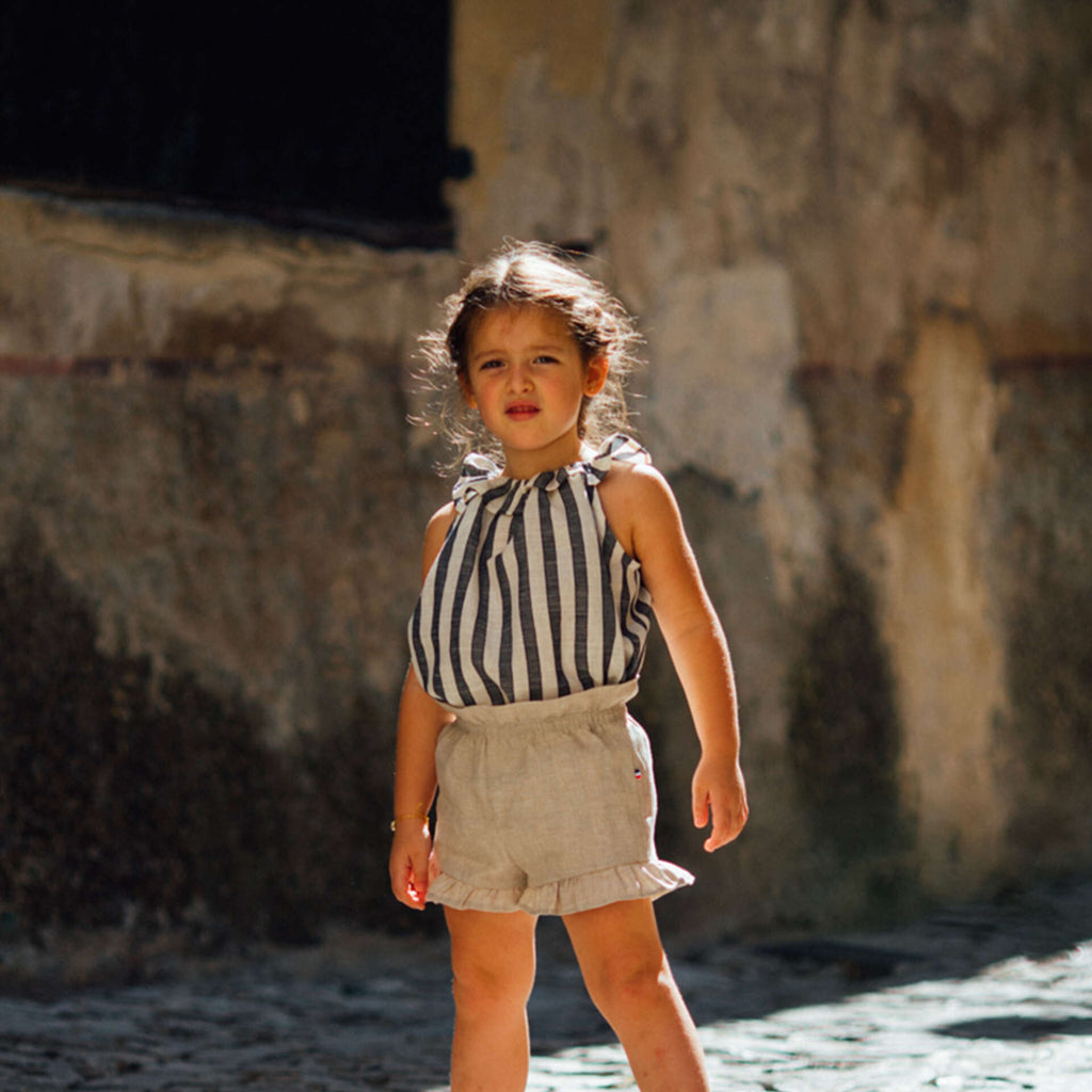 short fille en lin, couleur naturel