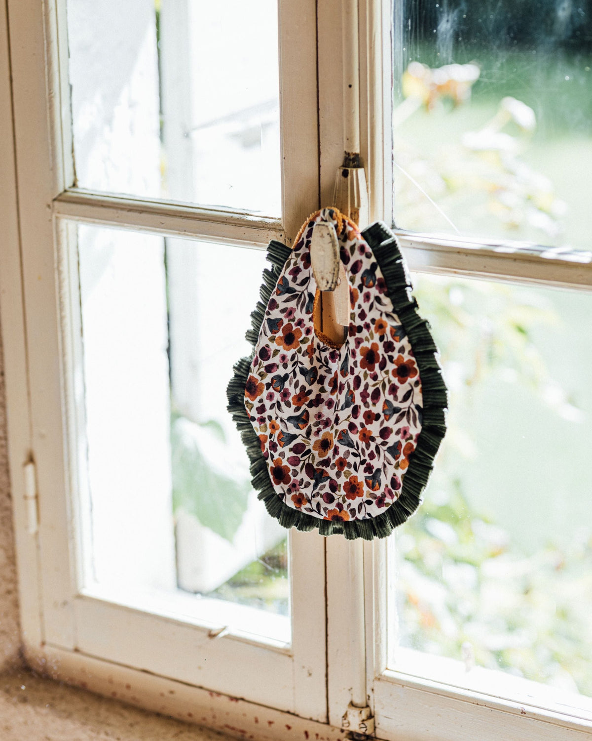 Epiko Bavoir Bavoir à volant imprimé floral ou velours HIBISCUS Mode durable made in france et europe