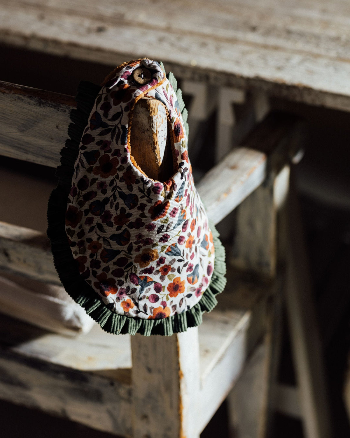 Epiko Bavoir Bavoir à volant imprimé floral ou velours HIBISCUS Mode durable made in france et europe