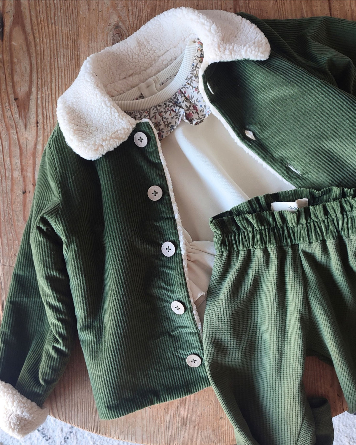 Epiko Veste Veste enfant velours vert olive doublé sherpa SAUGE Mode durable made in france et europe
